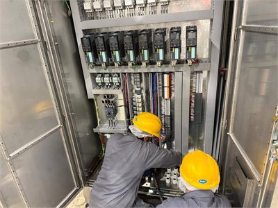 Upgrading Crates Tracks Automation System & MCC Panels for a Leading Food Brand
